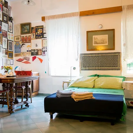 Confortevole In Pieno Centro Couette-café 4*