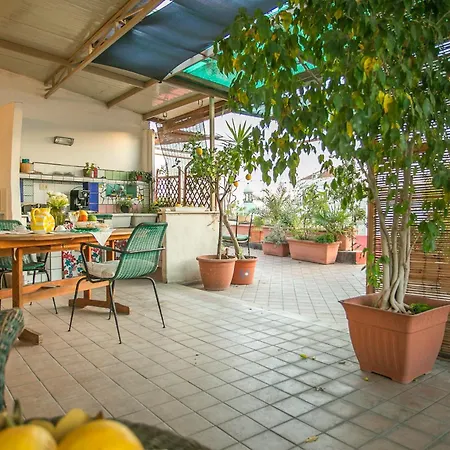 Confortevole In Pieno Centro 4*